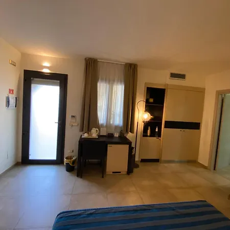 Comfort 招待所 4*