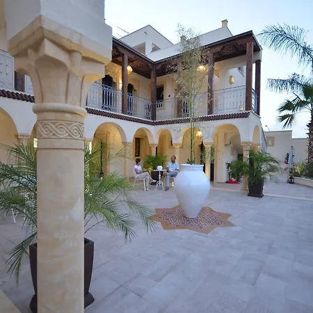 Comfort 招待所 4*