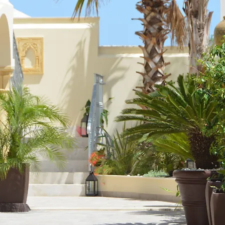 Comfort 招待所 4*