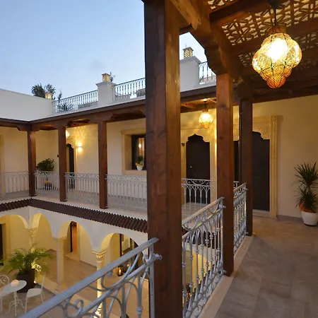 招待所 Comfort 4*