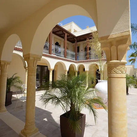 Comfort 招待所 4*