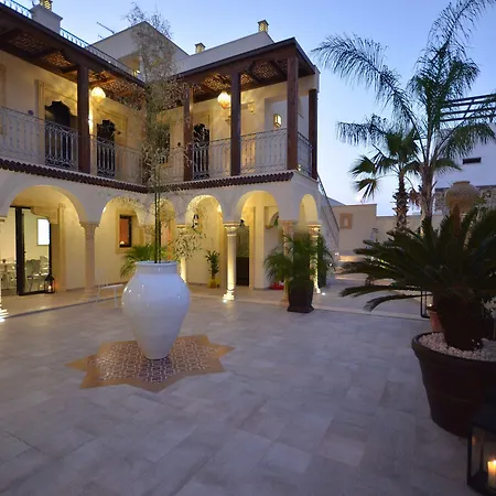 Comfort 招待所 4*