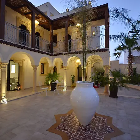 Comfort 招待所 4*